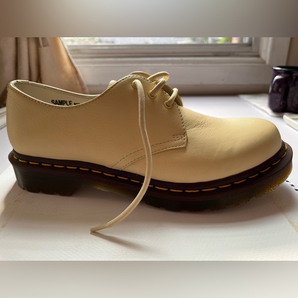 Dr. Martens 1461 Virginia Soft Leather Shoes Women's Size 9 Pastel Yellow - Picture 12 of 14